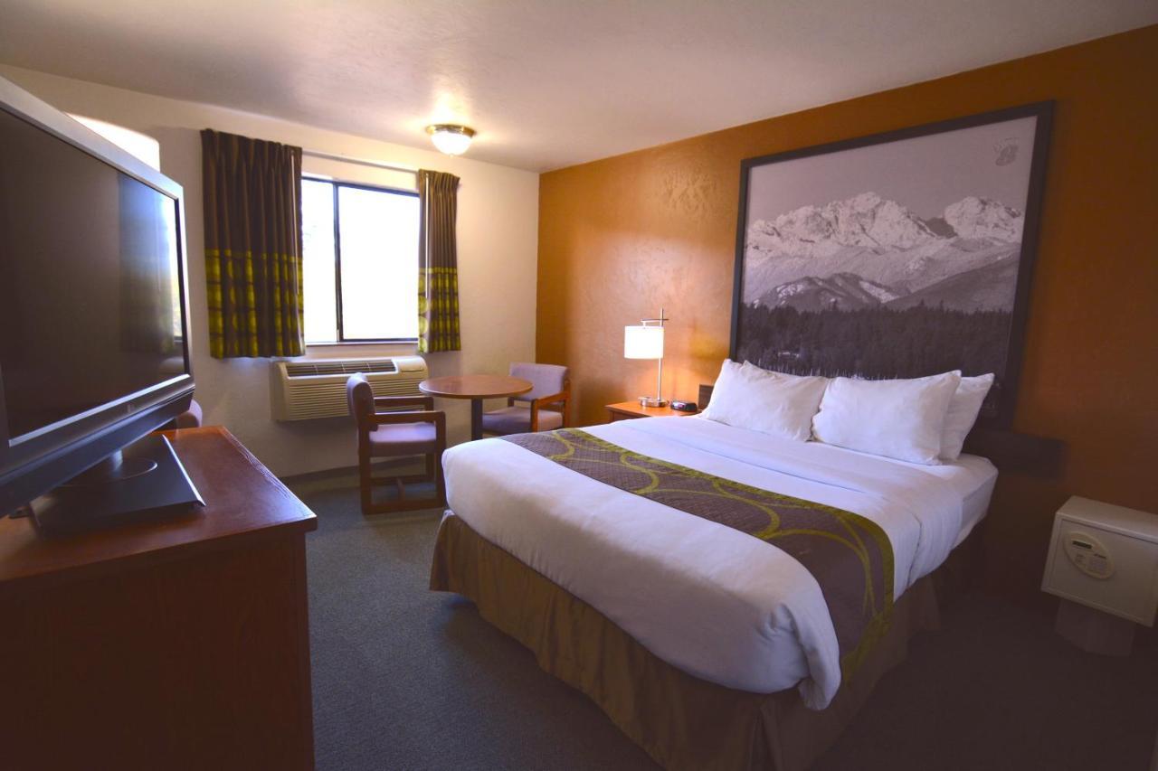 Super 8 By Wyndham Port Angeles At Olympic National Park Exterior foto