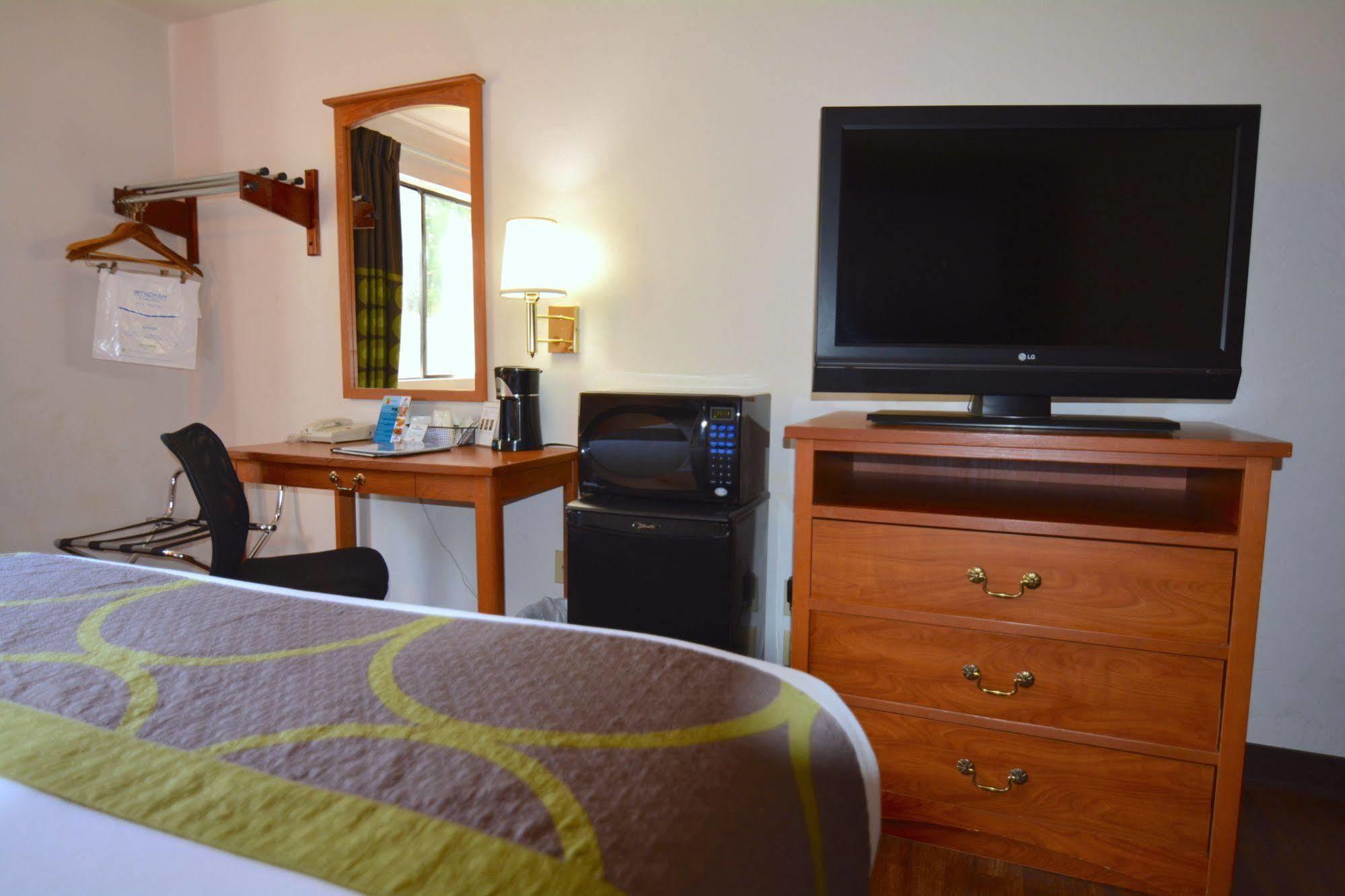 Super 8 By Wyndham Port Angeles At Olympic National Park Exterior foto